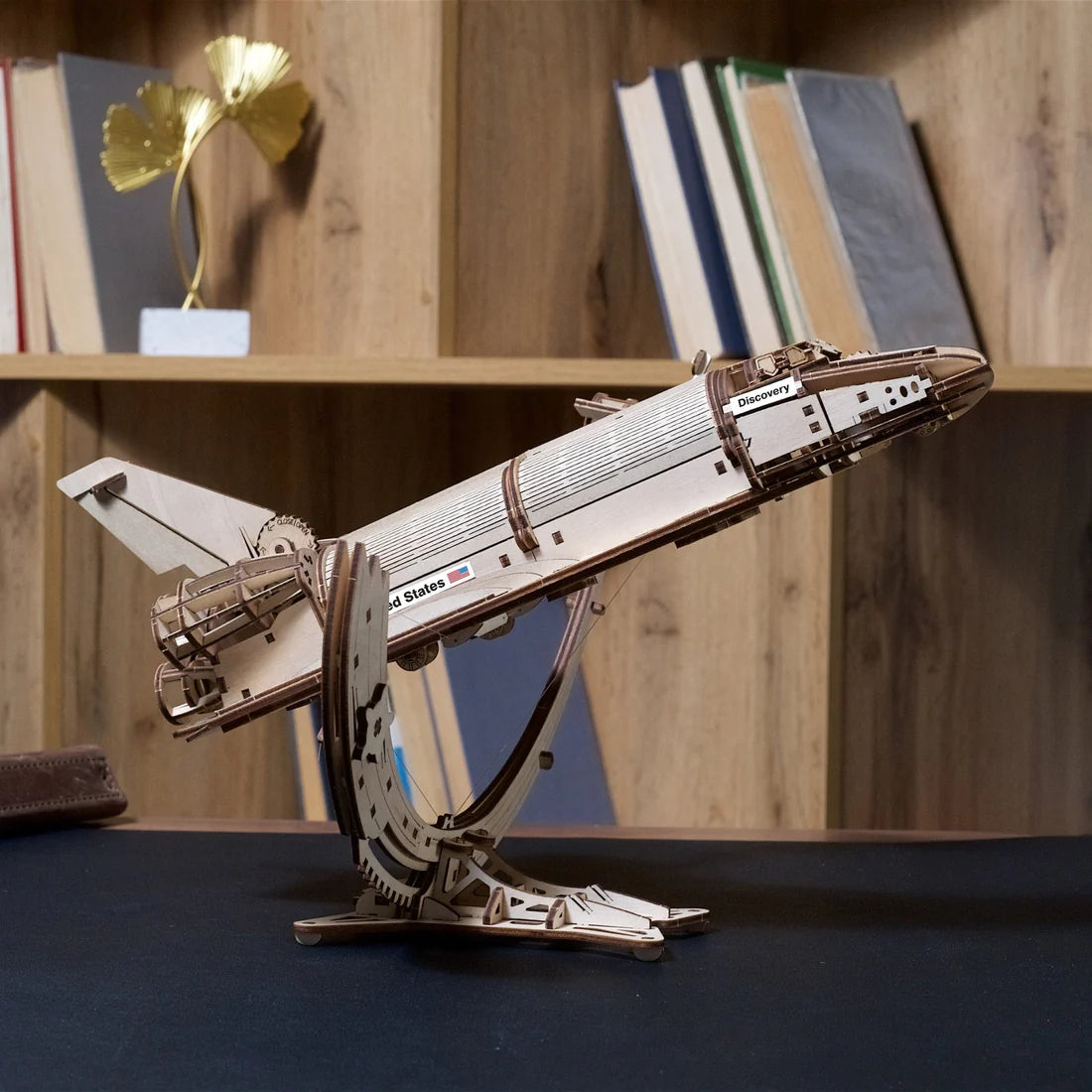 Puzle 3D de madera mecánico UGEARS- Transbordador Espacial Discovery de la NASA 🪐⭐