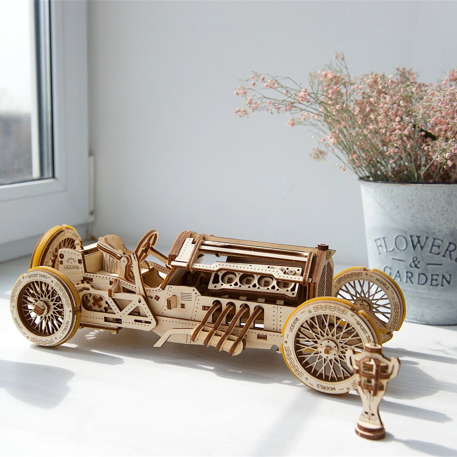 Puzle 3D de madera mecánico UGEARS- Grand Prix Car U-9 🚘