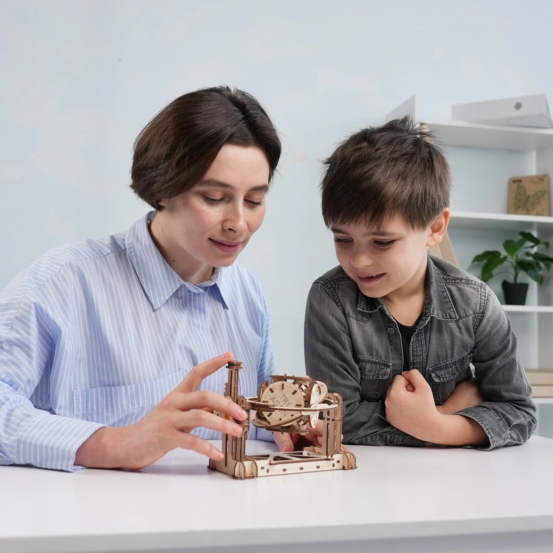 Puzle 3D de madera mecánico UGEARS- Generador Aleatorio (RANDOM GENERATOR) 🎲