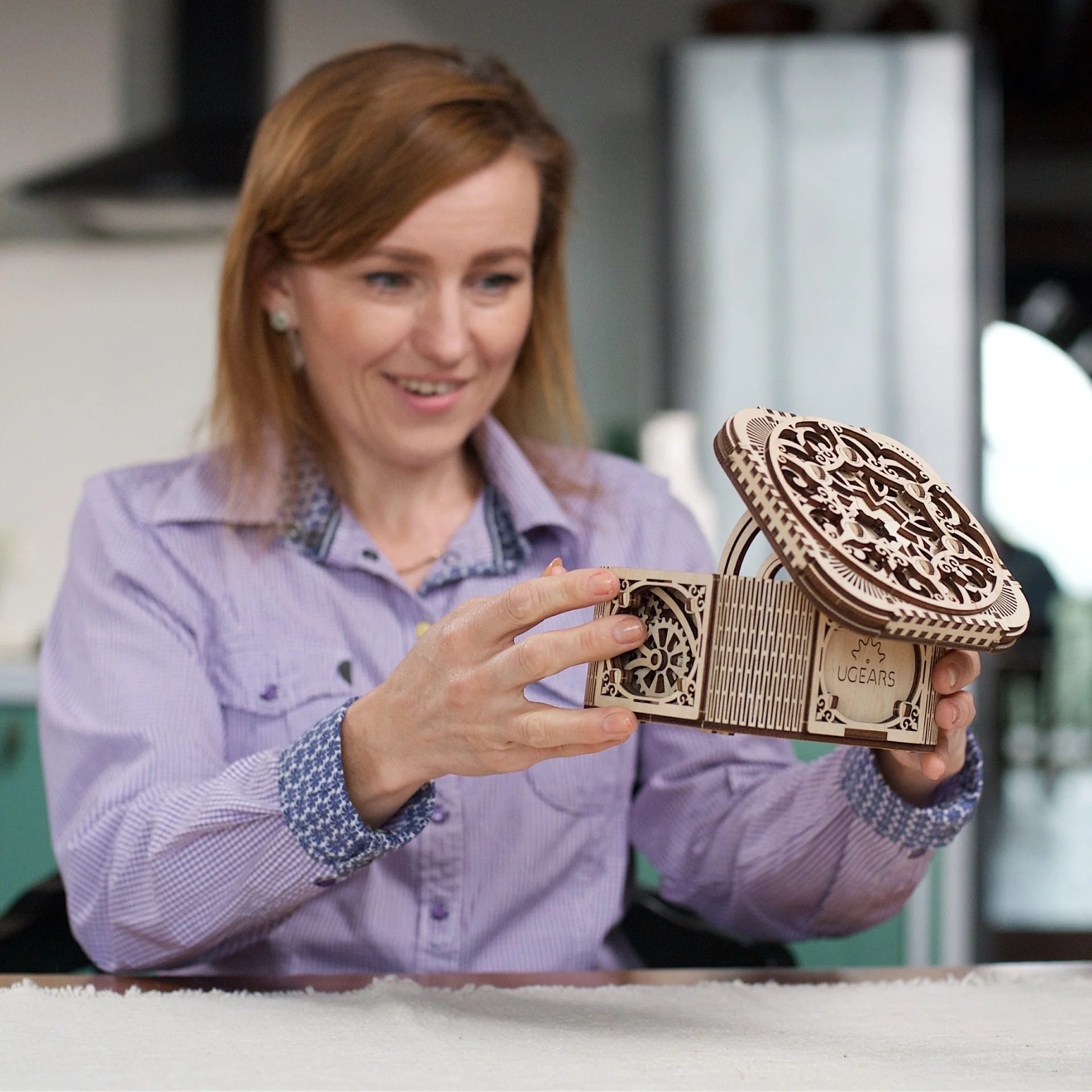 Puzle 3D de madera mecánico UGEARS - Caja del Tesoro (TREASURE BOX) 💎🗝️