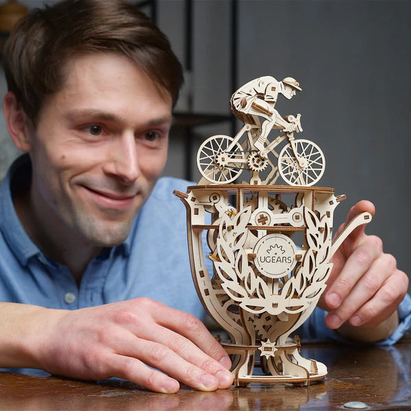 Puzle 3D de madera- Ciclista Autómata- Ugears 🚴