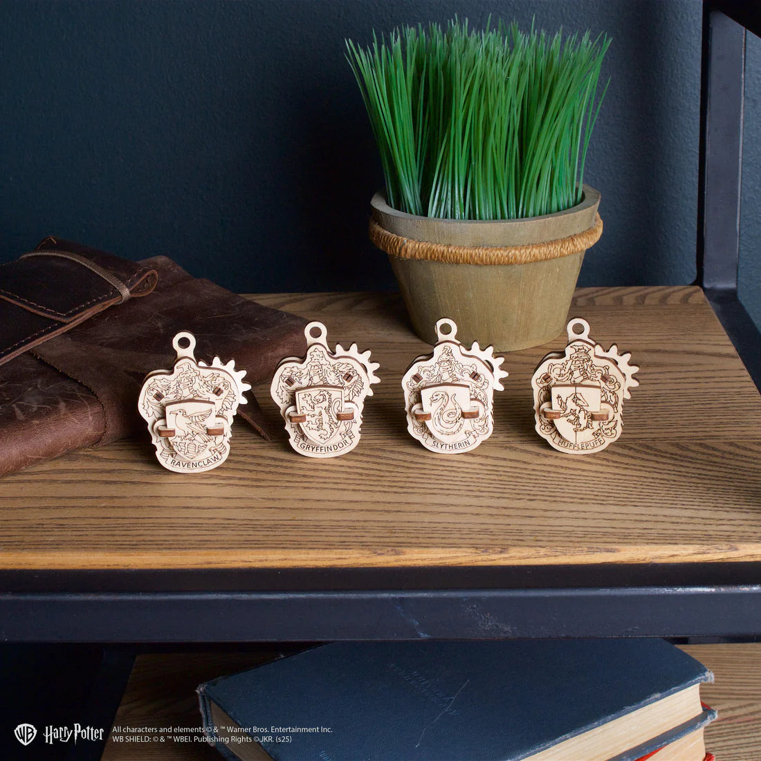 Puzle 3D de madera- Insignias Hogwarts - Ugears (Linea Harry Potter) ⚡👓