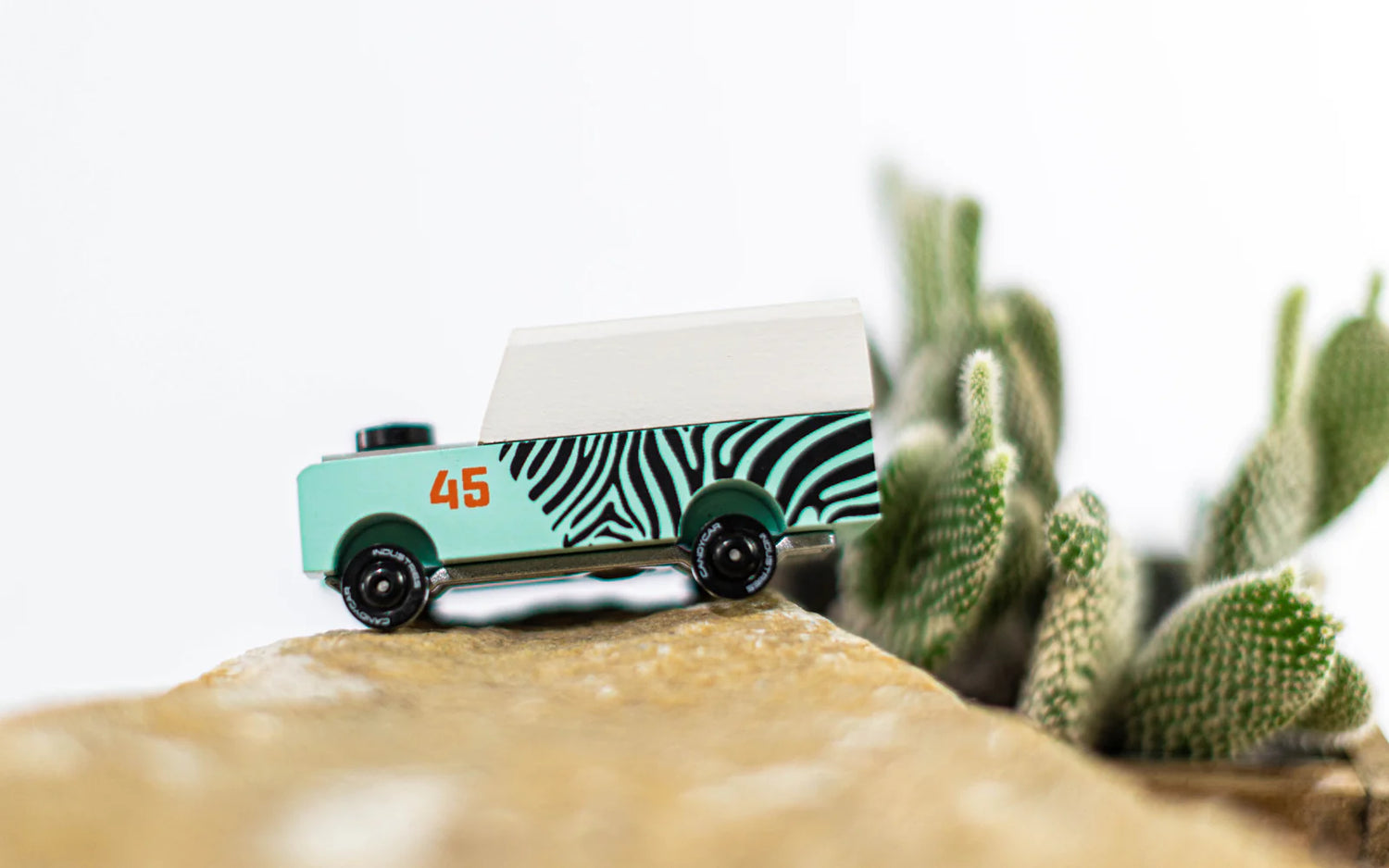 CANDYLAB AUTOS DE COLECCIÓN - MINI ZEBRA DRIFTER (PIKIWOOD) 🚙🦓