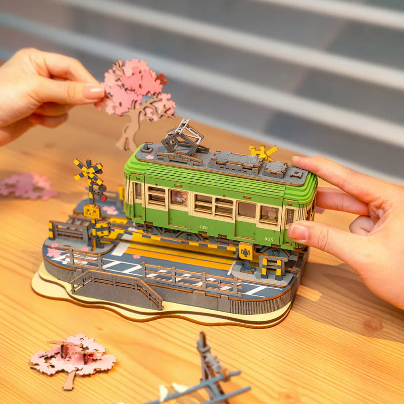 Puzle 3D madera Robotime - Sakura Journey TGS02 🌸 (Tranvía y cerezos)
