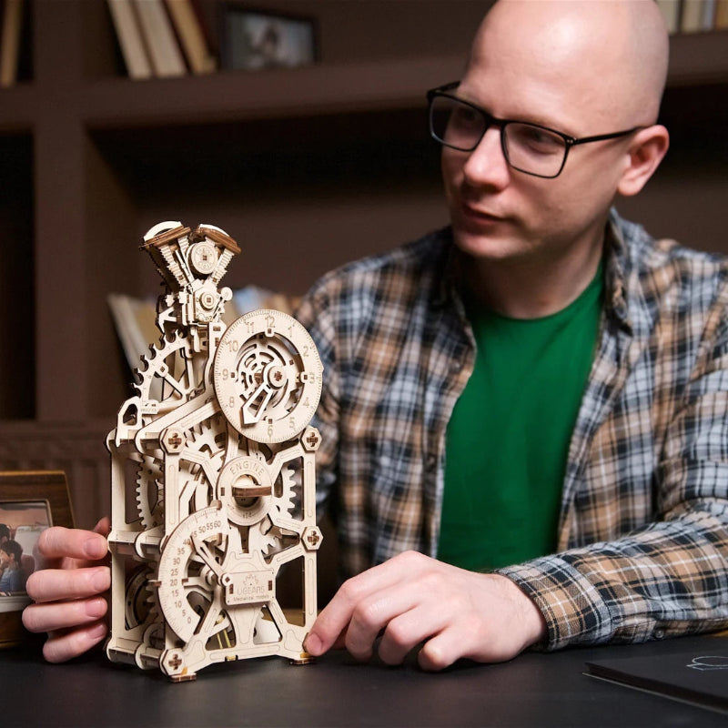 Puzle 3D de madera mecánico UGEARS - Reloj de Engranajes (Engine Clock)⏰ ⚙️