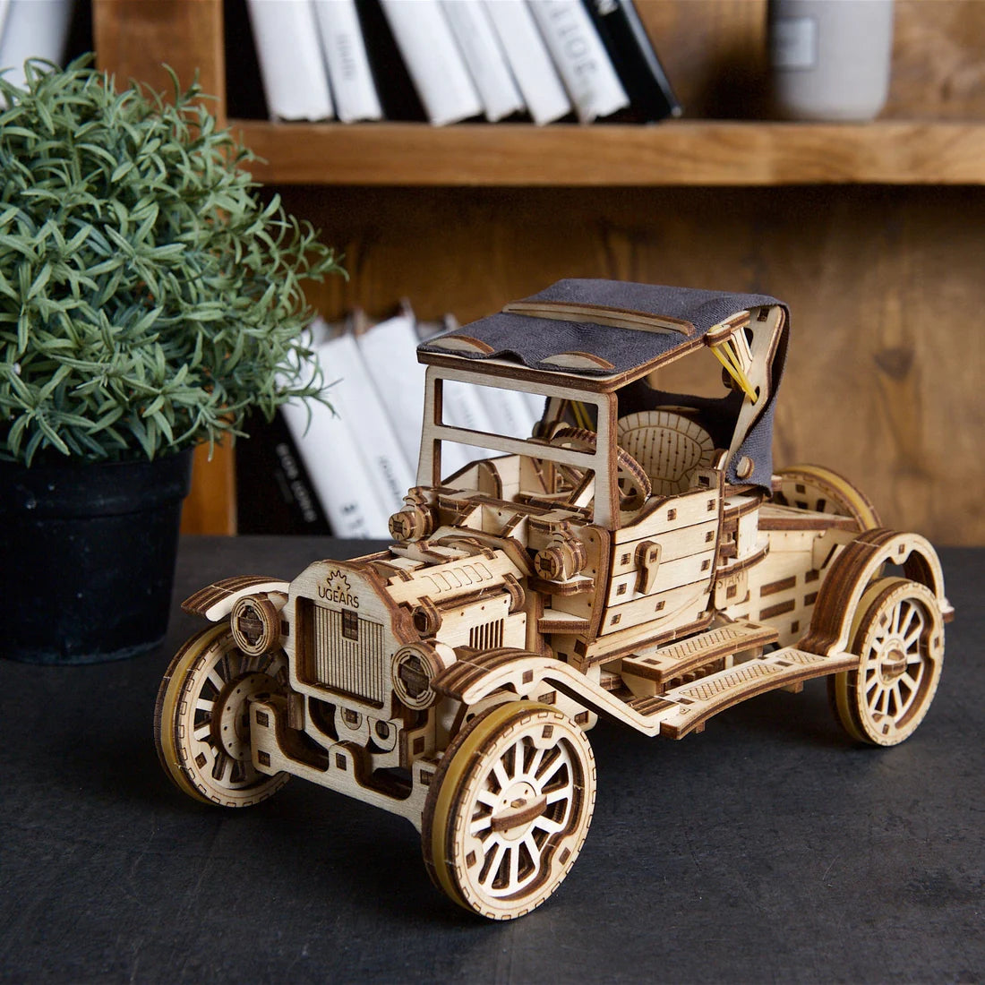 Puzle 3D de madera mecánico UGEARS- Automóvil Retro  (Retro Car UGR-T)🚗