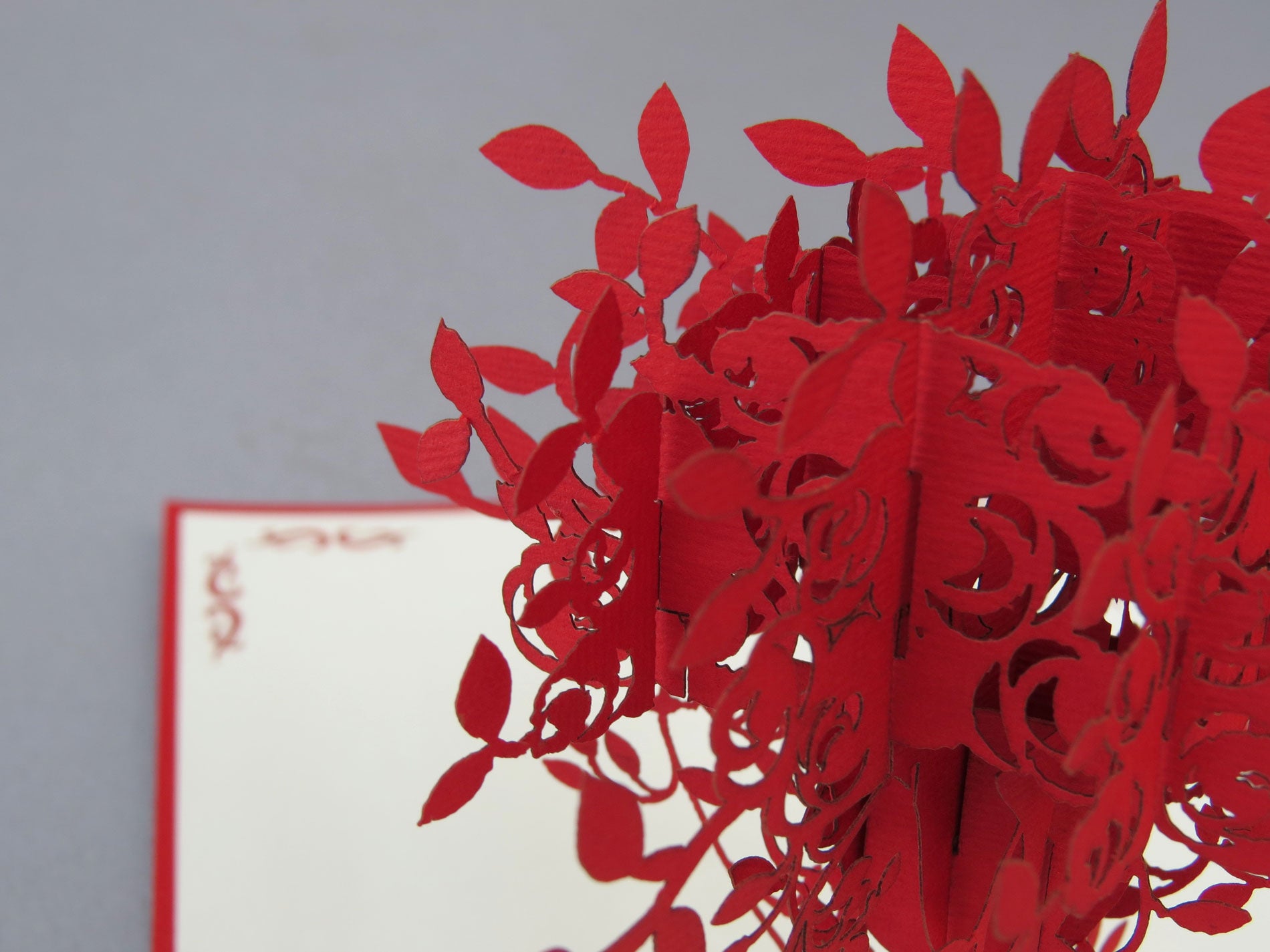 Tarjeta pop-up Kiriarte- Árbol Rojo 🌳🔴