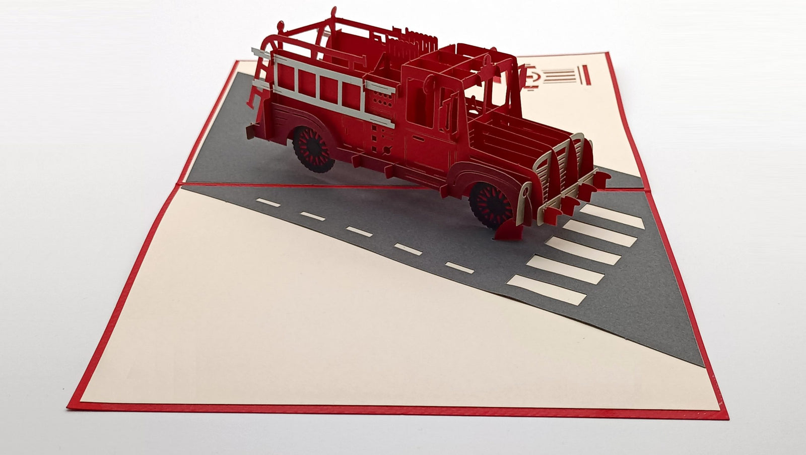 Tarjeta pop-up Kiriarte- Camión bombero 🚒 (Fire)