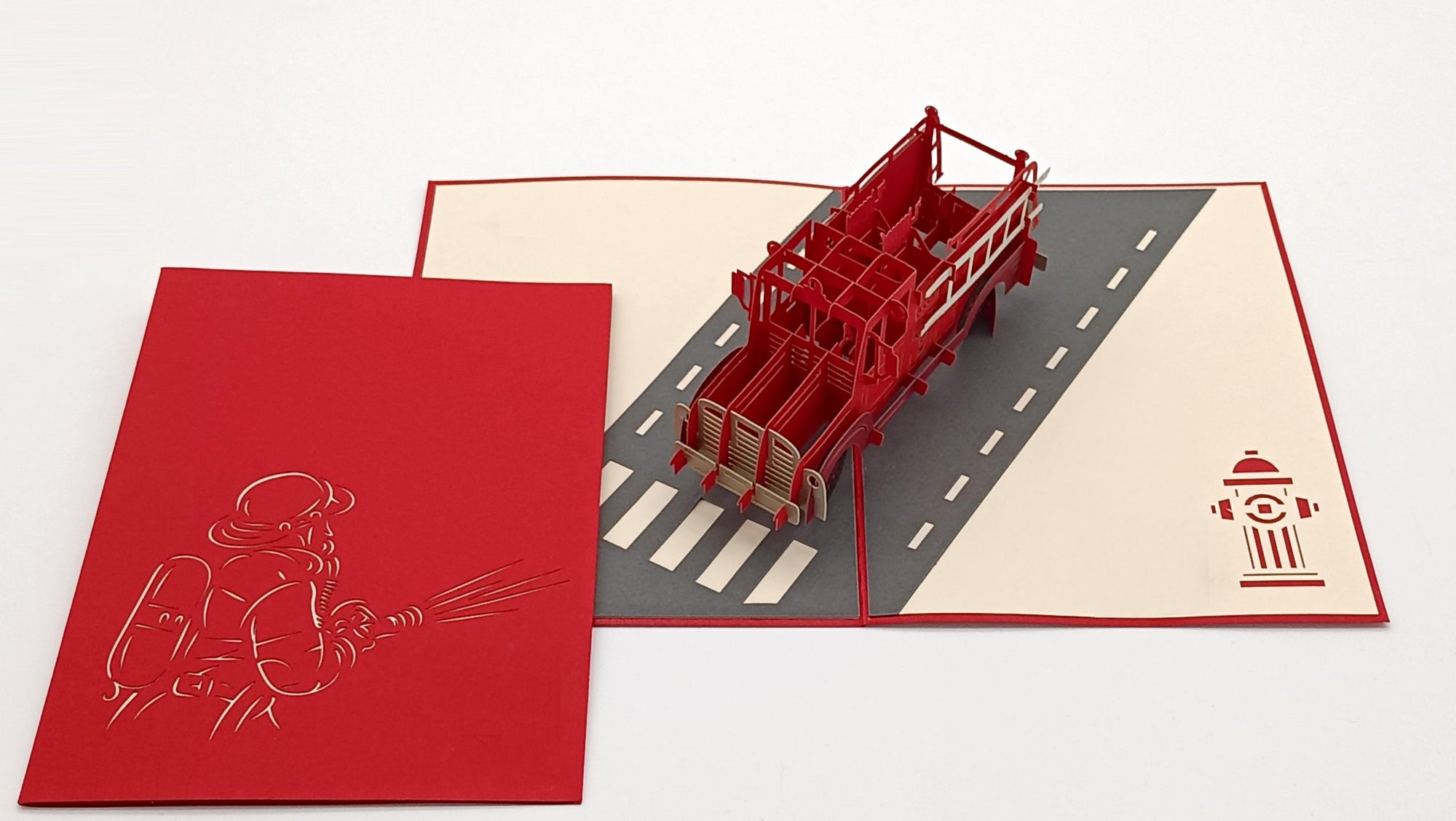 Tarjeta pop-up Kiriarte- Camión bombero 🚒 (Fire)