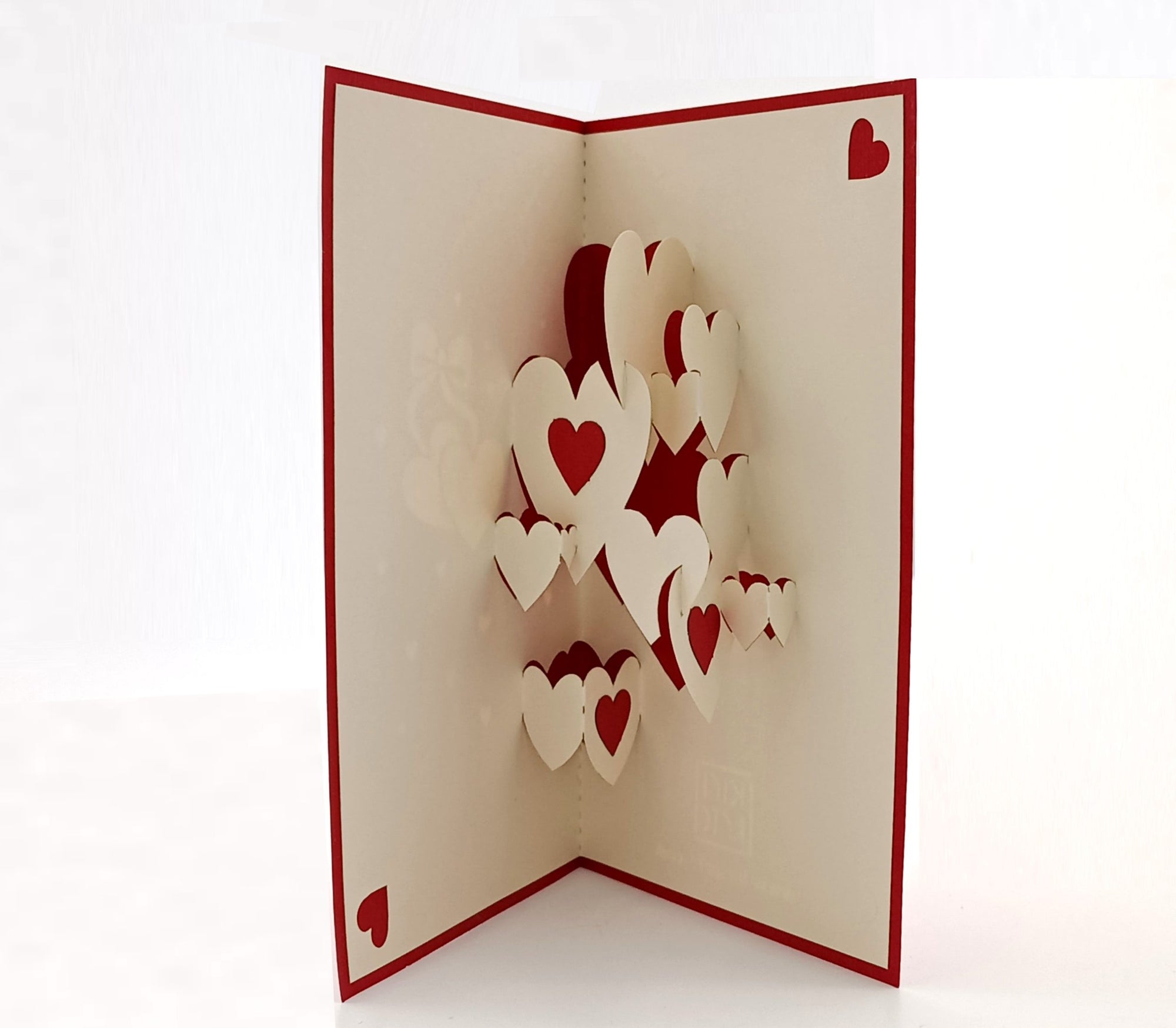 Tarjeta pop-up Kiriarte- Nubes de corazones ♥️☁️