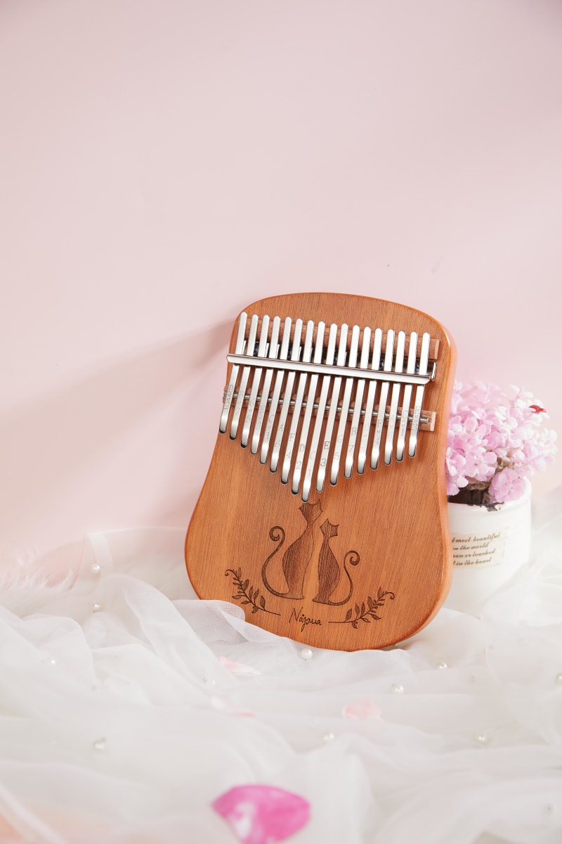 Kalimba Cat Couple Caoba NK5L Kalimbaclass NK5L - Pareja Gatos