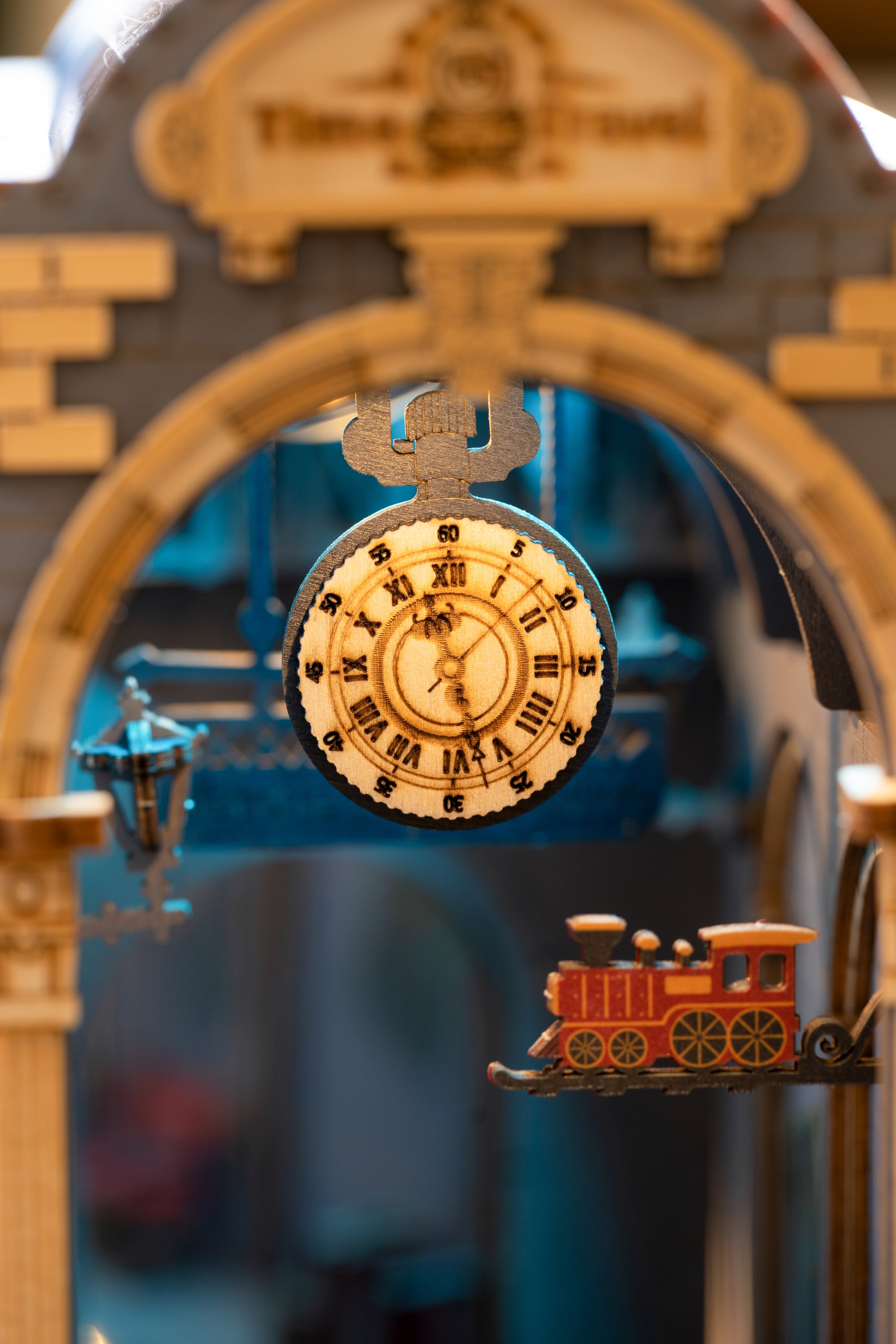 Puzzle 3D Robotime Book Nook_ Time Travel (Locomotora mágica) TGB04