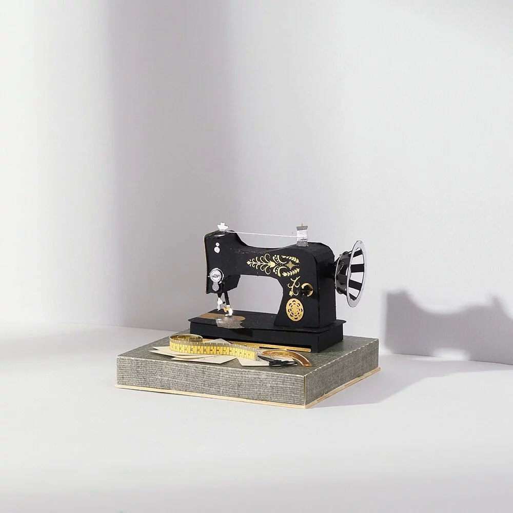 Puzzle 3d papel PaperNthought - VINTAGE DIY KIT / SEWING MACHINE (MÁQUINA DE COSER)