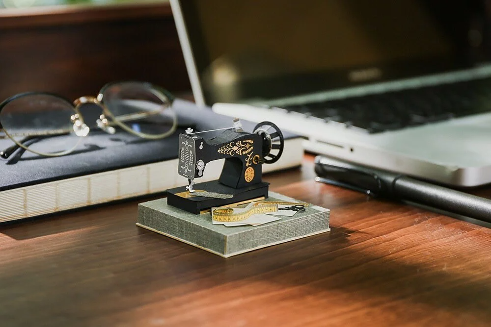 Puzzle 3d papel PaperNthought - VINTAGE DIY KIT / SEWING MACHINE (MÁQUINA DE COSER)